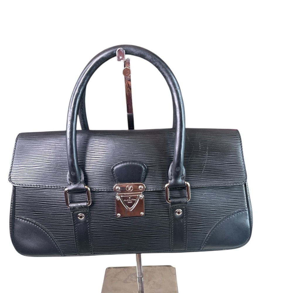 Louis Vuitton epi handbag